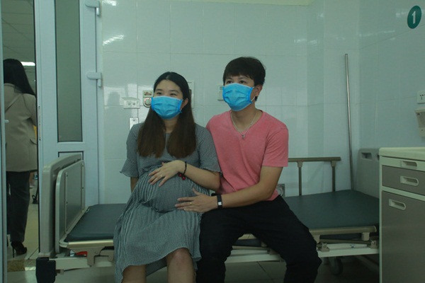 Niềm hạnh phúc trong ngày xuất viện của thai phụ 39 tuần trở về từ Vũ Hán-2