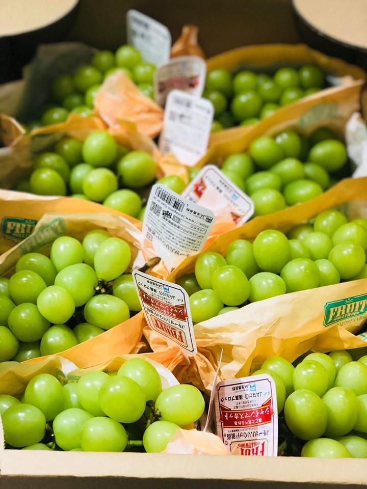 Nho rụng lìa cành, giá 1 triệu/kg vẫn tranh nhau mua-2