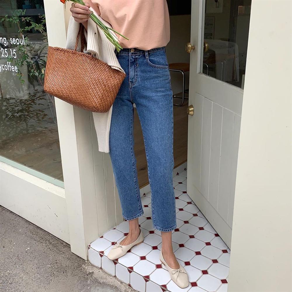 Xin giới thiệu đến chị em kiểu giày búp bê hot nhất lúc này, diện với quần jeans hay váy vóc cũng đều đẹp mê-7