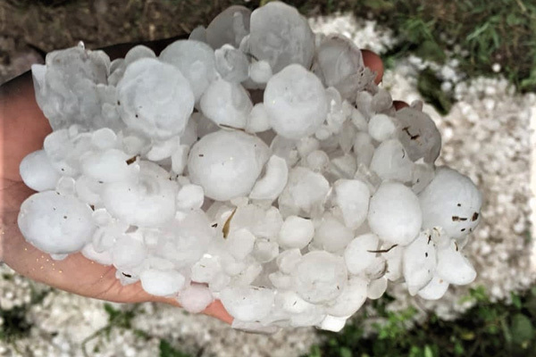 Mưa đá kinh hoàng, phủ trắng xóa đường, sườn đồi ở Lai Châu-13