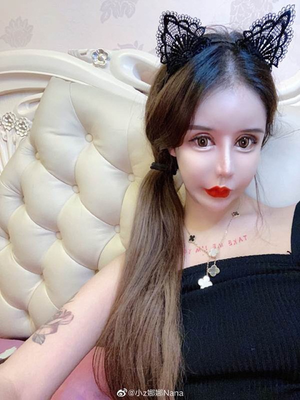 Nghiện phẫu thuật thẩm mỹ từ năm 13 tuổi, thiếu nữ khiến cộng đồng mạng tá hỏa khi công khai những bức ảnh xinh đẹp nhất của mình-7