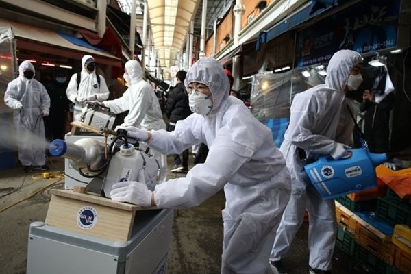 Vì sao nhà thờ Tân Thiên Địa là cái ổ hoàn hảo cho virus corona?-2