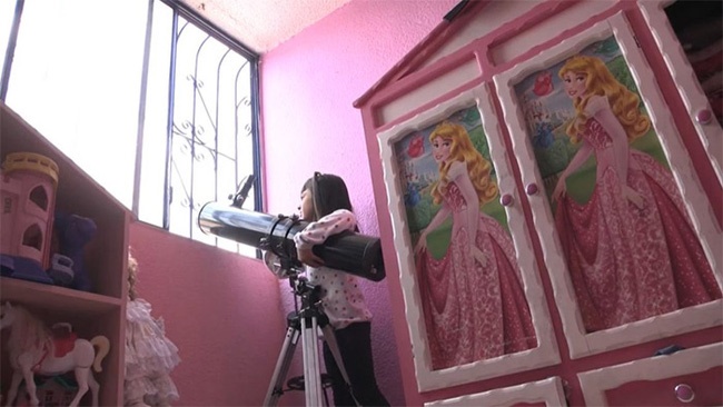 Ngưỡng mộ bé gái chuẩn bị vào đại học ở tuổi lên 8, bất ngờ hơn khi trước đó bị bạn bè chế giễu là người không bình thường-1