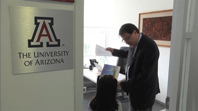 Ngưỡng mộ bé gái chuẩn bị vào đại học ở tuổi lên 8, bất ngờ hơn khi trước đó bị bạn bè chế giễu là người không bình thường-2