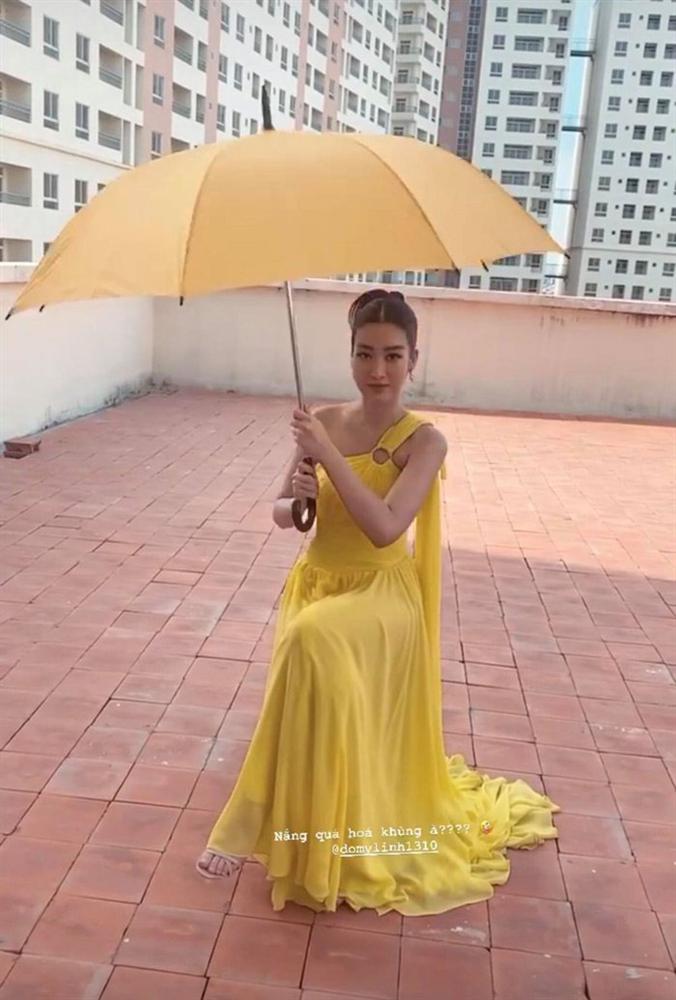 Nhờ set đồ có một không hai, Mỹ Linh khiến cộng đồng mạng phải phì cười-3