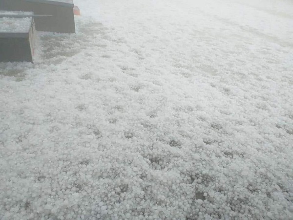 Mưa đá kinh hoàng, phủ trắng xóa đường, sườn đồi ở Lai Châu-3