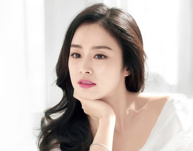 Kim Tae Hee chăm da thế nào để không bị mụn, trẻ trung ở tuổi 39?-2