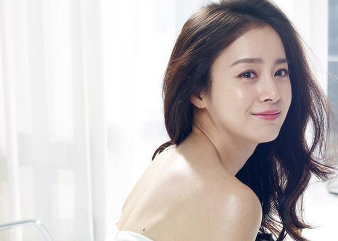 Kim Tae Hee chăm da thế nào để không bị mụn, trẻ trung ở tuổi 39?-3