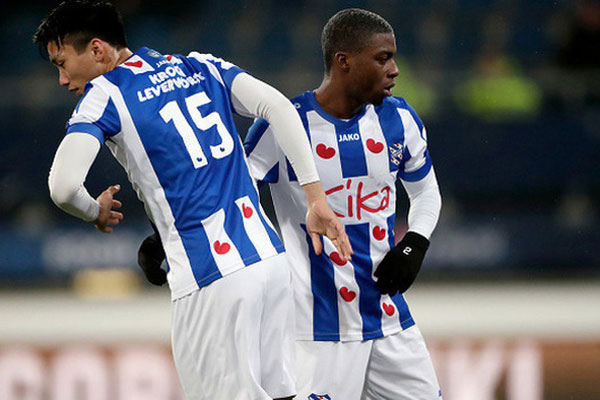 Rộ tin đồn doanh nghiệp Việt tài trợ cho Heerenveen, Văn Hậu chắc chân ở Hà Lan?-2