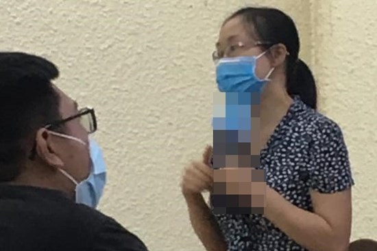 Đi dạy học trong mùa Covid-19, cô giáo cẩn thận phòng dịch theo cách siêu bá đạo, thách thức mọi loại virus bén mảng