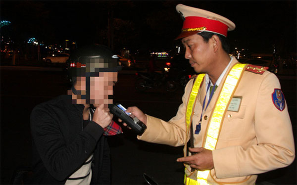 Ma men dùng chiêu độc tránh đo nồng độ cồn vẫn lãnh phạt 17 triệu đồng-1