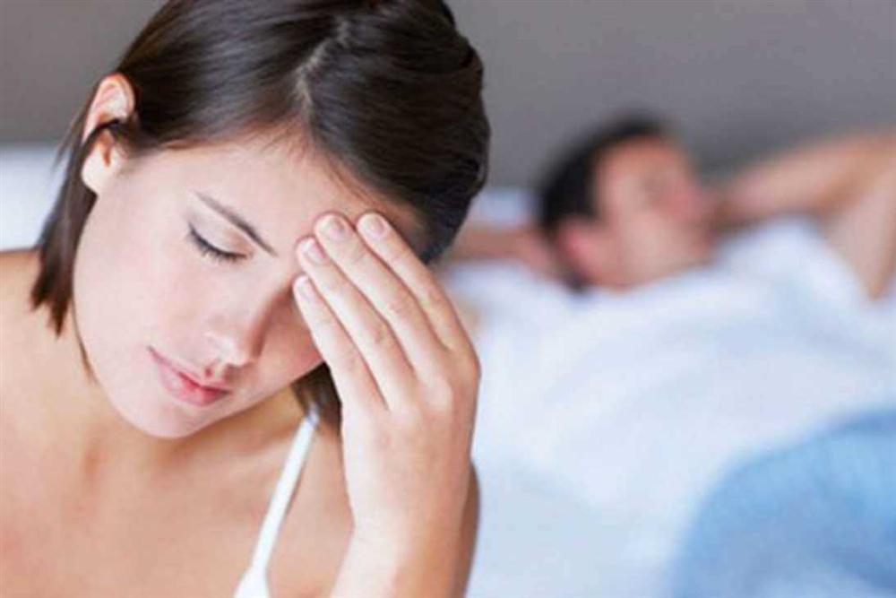 Mệt mỏi vì làm mẹ của hai đứa trẻ” khi lấy phải ông chồng to đầu mà trẻ con-1