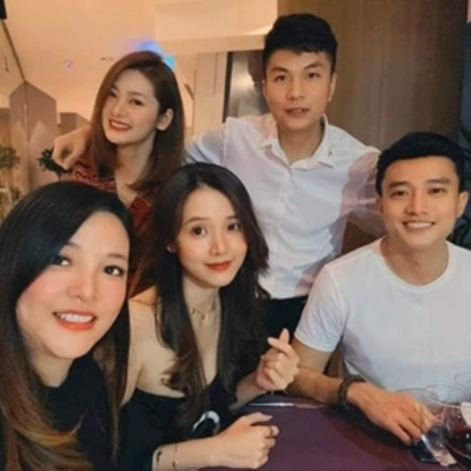 Lại dậy sóng Midu hẹn hò trai đẹp Quốc Trường, hết ngồi cạnh nhau khi ăn tối tới bắn tim cực ngọt ngào-3