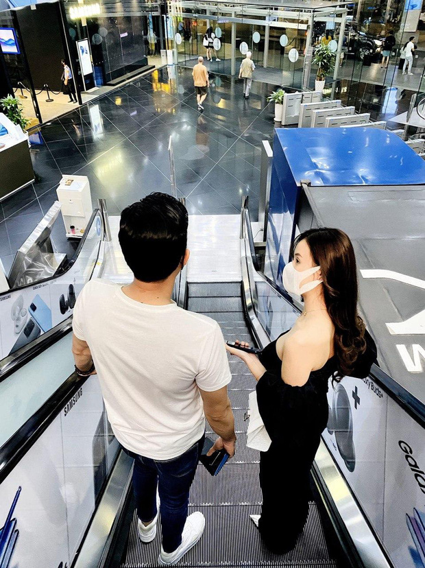 Lại dậy sóng Midu hẹn hò trai đẹp Quốc Trường, hết ngồi cạnh nhau khi ăn tối tới bắn tim cực ngọt ngào-1