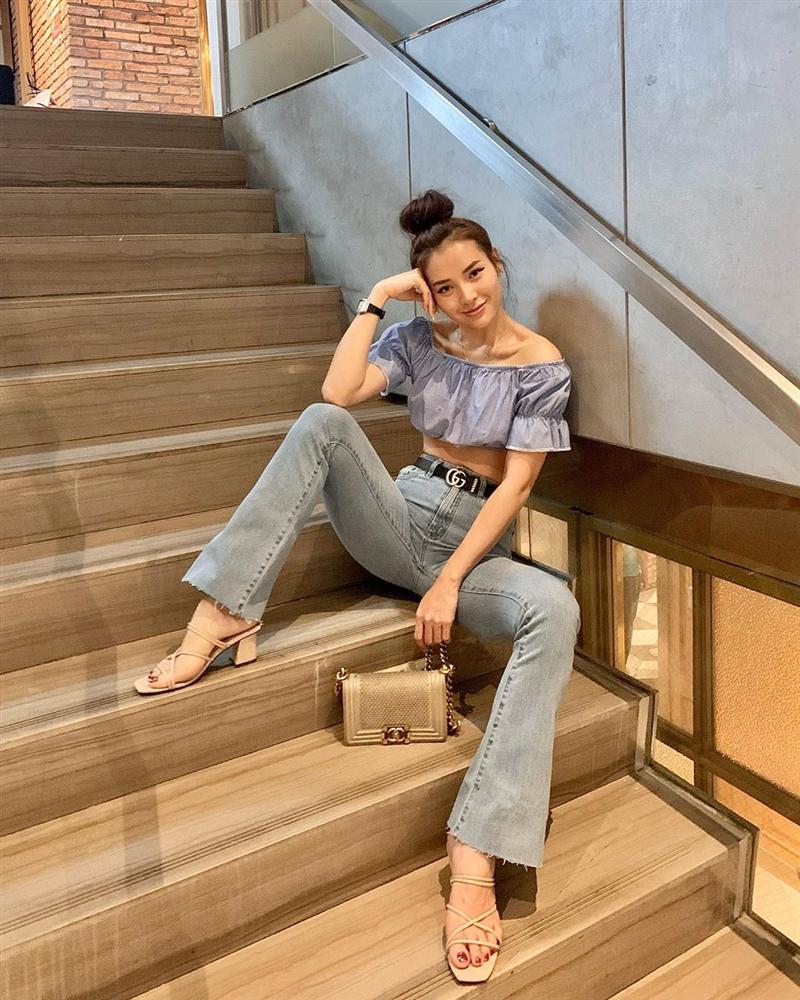 Tròn mắt chiêm ngưỡng trình yoga dẻo như bún của Phương Trinh Jolie-1