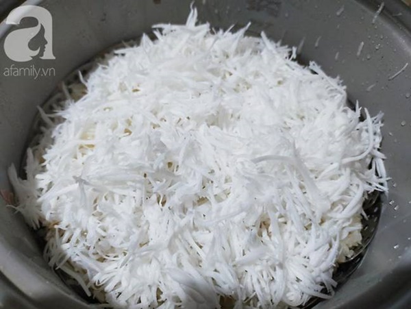 Mách các mẹ cách nấu xôi lạc dừa dẻo thơm cực dễ cho cả nhà ăn sáng khỏi ra ngoài-3