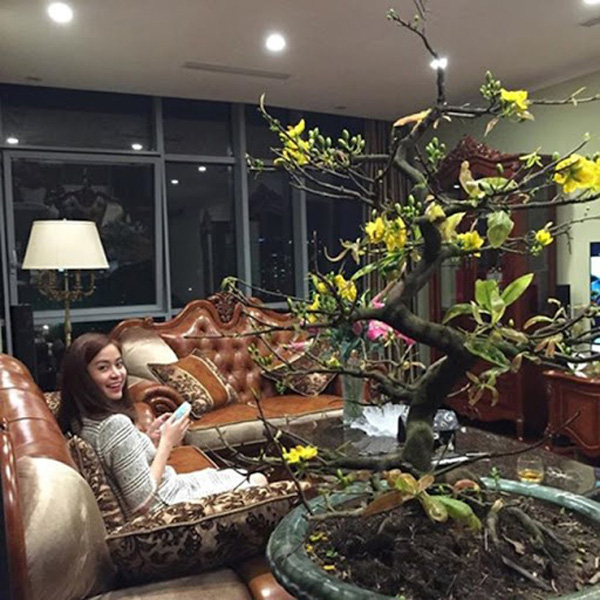 Hoàng Thùy Linh - nữ ca sĩ phá đảo giải thưởng Làn sóng xanh giàu có như thế nào?-4