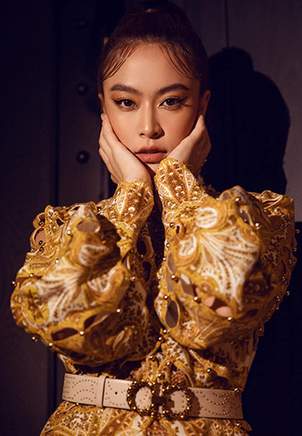 Hoàng Thùy Linh - nữ ca sĩ phá đảo giải thưởng Làn sóng xanh giàu có như thế nào?-5