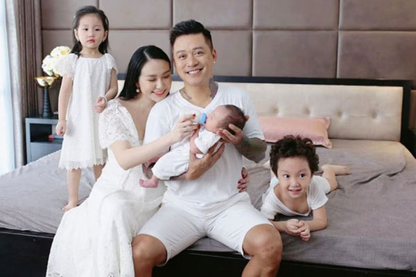 Bị chỉ trích dáng ngủ tại sân bay, Tuấn Hưng gay gắt phản pháo: Đã đi nước ngoài hay đi Mỹ chưa?-7