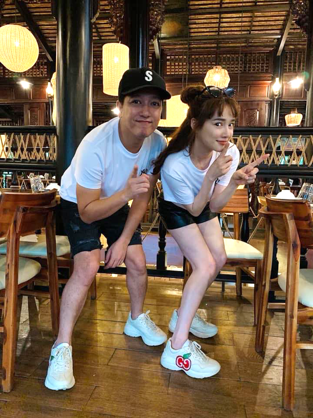 Nhã Phương đích thị là bà vợ hạnh phúc nhất Vbiz: Giữa đêm khoe loạt đồ hiệu chồng tặng kèm thư tay ngọt lịm-5