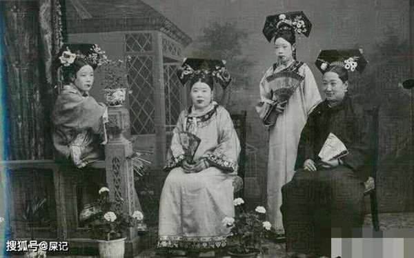 Triều nhà Thanh có hơn 200 nghìn nữ nhân, tại sao đa số các bức ảnh phi tần hậu cung được lưu giữ đến ngày nay lại kém sắc như thế?-1