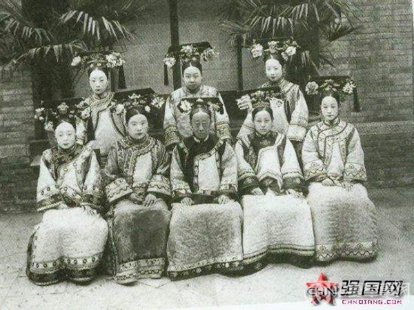 Triều nhà Thanh có hơn 200 nghìn nữ nhân, tại sao đa số các bức ảnh phi tần hậu cung được lưu giữ đến ngày nay lại kém sắc như thế?-3