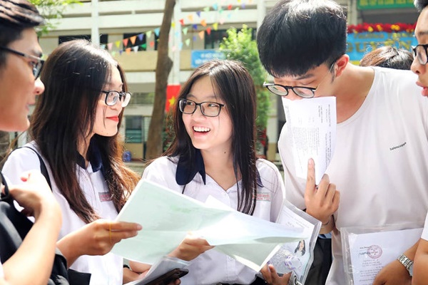 TP.HCM điều chỉnh thời gian nhiều kỳ thi vì nghỉ chống dịch Covid-19-2