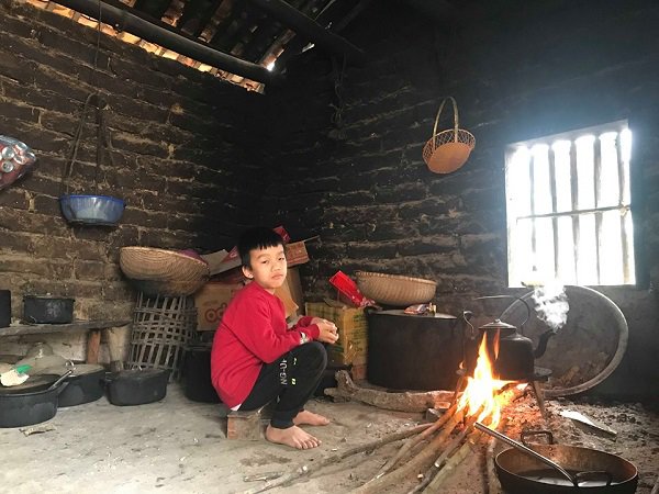 Bố mất chưa lâu, mẹ qua đời bên nồi cháo nấu dở, bỏ lại hai con còn đang say giấc-3