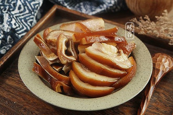 Tai heo làm theo cách này đảm bảo mâm cơm ngày mưa gió hết trong 1 nốt nhạc-1