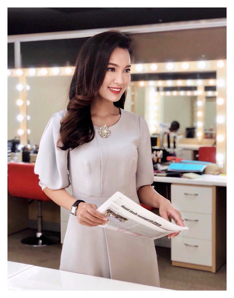 Đời thực khó ngờ của BTV trẻ nhất thời sự 19h của VTV-4