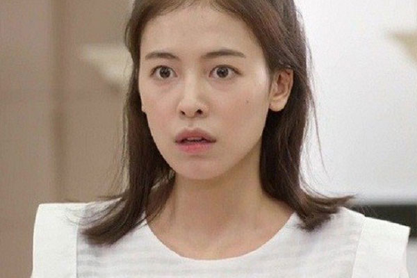 Gọi cháu sang nhà chơi, em dâu đi ra khóa cổng rồi hằn học nói một câu khiến tôi sốc đến đơ người-2