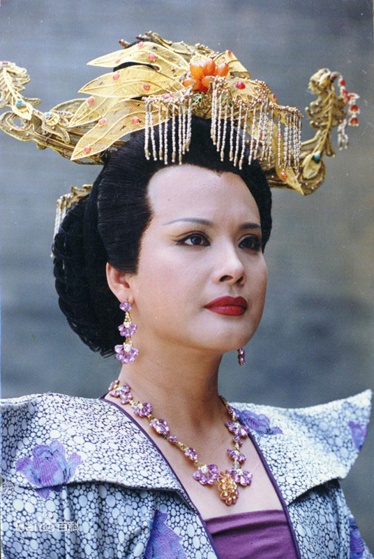 Mỹ nhân Tây Du Ký được ví đẹp như Tây Thi, là bà trùm khét tiếng giàu có và quyền lực-6