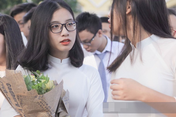 Đứng hình với mã đề thách thức không thể bá hơn của thầy cô, chỉ khác nhau một dấu chấm nhưng nhiều học sinh toang cả bài-2