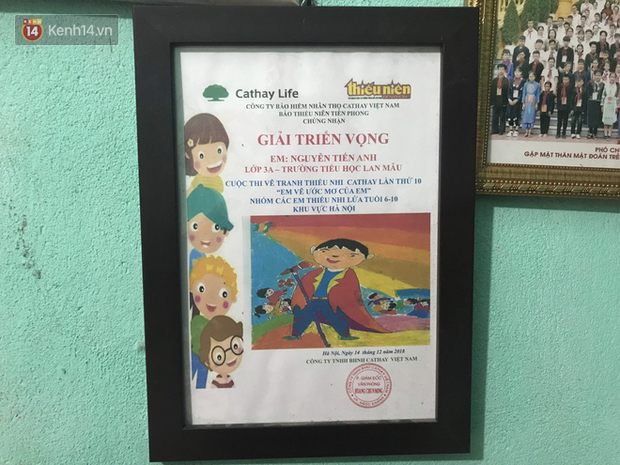 Cậu bé không tay vẽ cuộc đời bằng đôi chân kỳ diệu và câu hỏi thắt lòng: Bao giờ tay con sẽ mọc hả mẹ?”-8