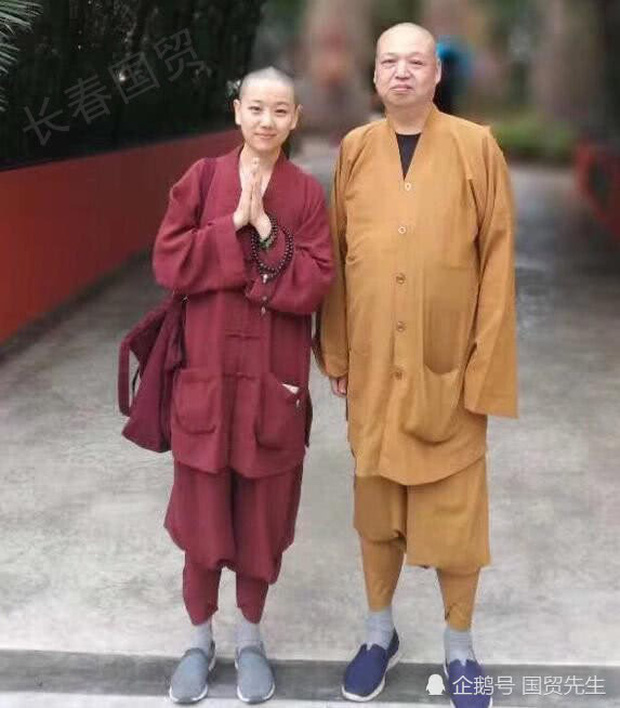 Hoàn Châu Cách Cách: Tiểu mỹ nhân gắn với Triệu Vy 23 năm trước xinh đẹp mỹ miều nhưng gây sốc vì đi tu-6