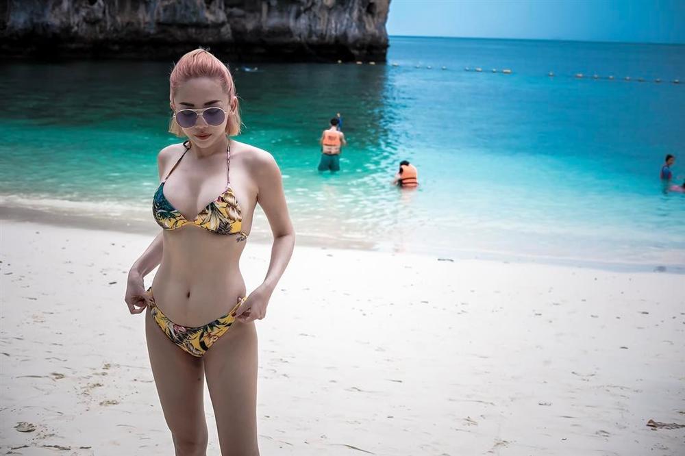 Tóc Tiên tự tin vén quần khoe múi bụng săn chắc khiến fan xịt máu mũi-6