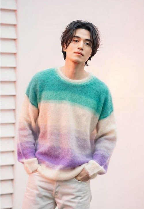 Pha đụng hàng bất phân giới tính: Park Min Young, Lee Dong Wook và 3 sao khác đều mê mệt chiếc áo màu mè này-3