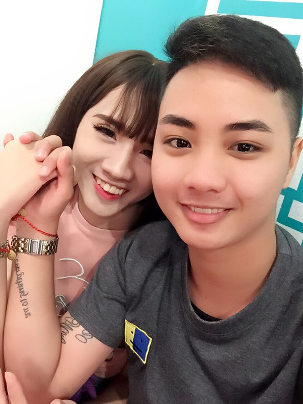 Người đàn ông Việt Nam mang thai từng tiết lộ chuyện phòng the” và nguồn cảm hứng đặc biệt để quyết sinh con, cô vợ xúc động chia sẻ: Chỉ chờ ngày bố tròn con vuông-3