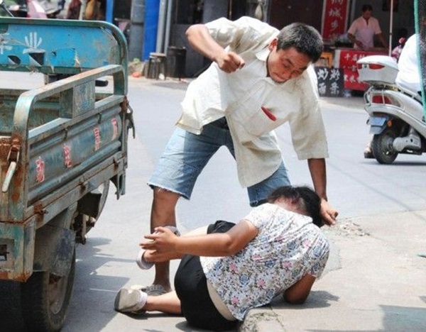 Lệnh cách ly khiến nhiều người vợ bị đánh đập hơn tại Trung Quốc-2