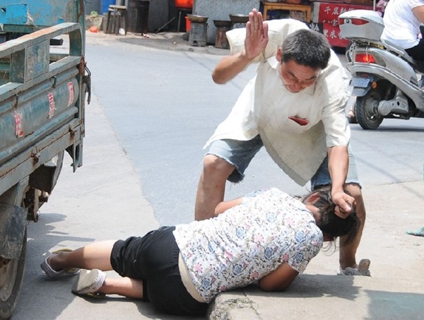 Lệnh cách ly khiến nhiều người vợ bị đánh đập hơn tại Trung Quốc-3