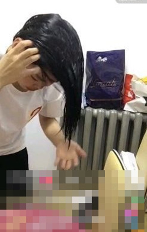 Cô gái thực hiện thử thách 100 ngày không gội đầu, hình ảnh chậu nước gội ngày 101 khiến tất cả nín lặng-3