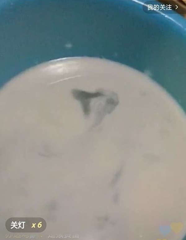 Cô gái thực hiện thử thách 100 ngày không gội đầu, hình ảnh chậu nước gội ngày 101 khiến tất cả nín lặng-4