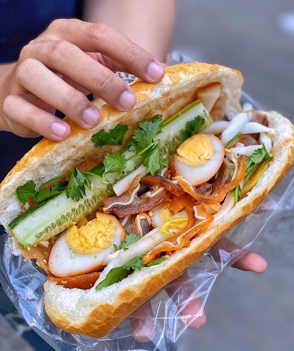Bánh mì phá lấu tai heo và 4 loại bánh mì hút khách tại TP. Hồ Chí Minh-3