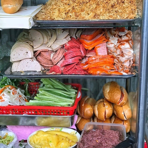 Bánh mì phá lấu tai heo và 4 loại bánh mì hút khách tại TP. Hồ Chí Minh-7