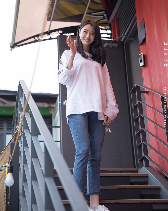 Giờ mới nhận ra Kwon Nara (Tầng Lớp Itaewon) có vòng 1 rất ra gì, chẳng qua trong phim diện đồ công sở che mất điểm ăn tiền” mà thôi-6