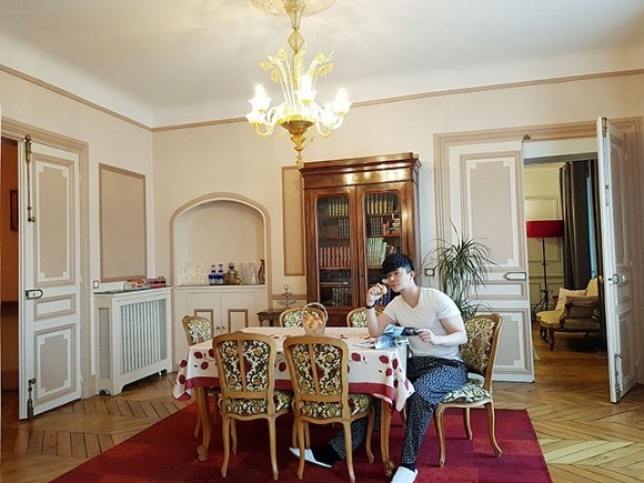 Nathan Lee khoe không gian nhà 300m2 đẹp như cung điện tại Paris-1