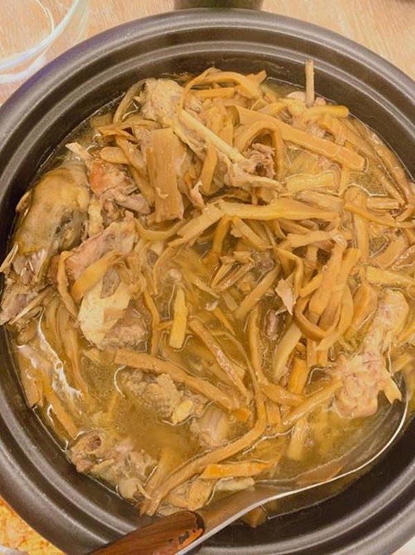 Chồng Phan Như Thảo ngày càng lên tay, chăm khéo vợ con mùa dịch bằng những món ngon-4