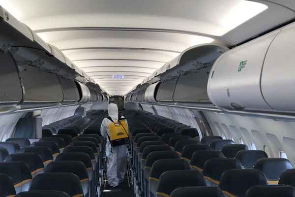 Thanh niên người Việt đi cùng chuyến bay với hành khách Nhật nhiễm Covid-19: Chủ động tích trữ thực phẩm, thuê nhà riêng tự cách ly-3