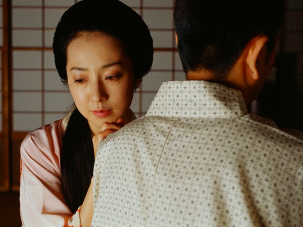 1 giờ sáng, anh trai đập cửa xông vào phòng quát mắng và đòi đánh tôi vì gây tội tày đình”, tôi uất nghẹn phải bỏ đi ngay trong đêm đó-1