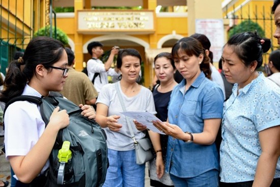 TP.HCM điều chỉnh thời gian nhiều kỳ thi vì nghỉ chống dịch Covid-19